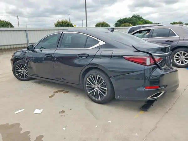 58ADZ1B18SU216553 2025 LEXUS ES - Image 2