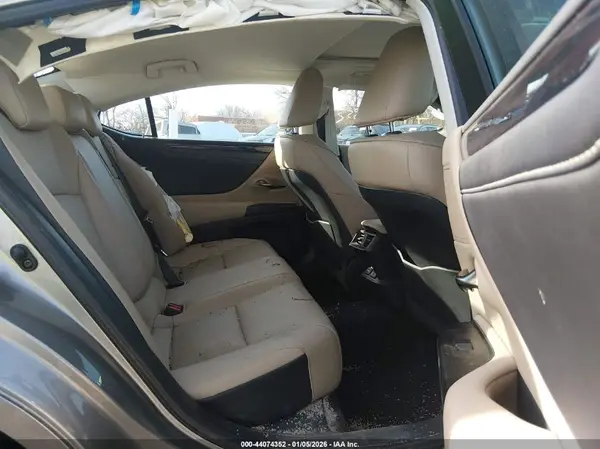 58ADZ1B19LU062713 2020 LEXUS ES - Image 8