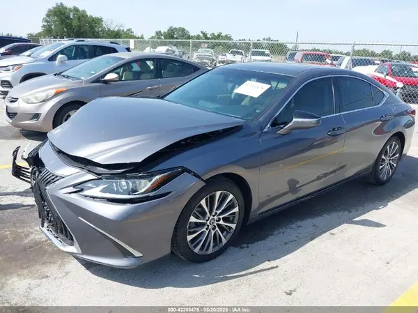 58ADZ1B19LU063876 2020 LEXUS ES - Image 2