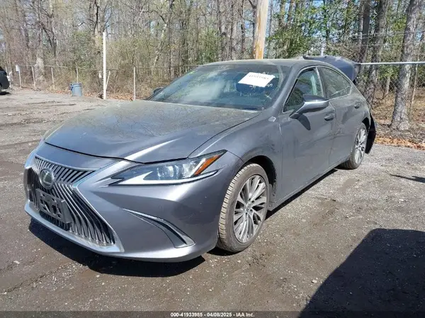 58ADZ1B19LU067670 2020 LEXUS ES - Image 2