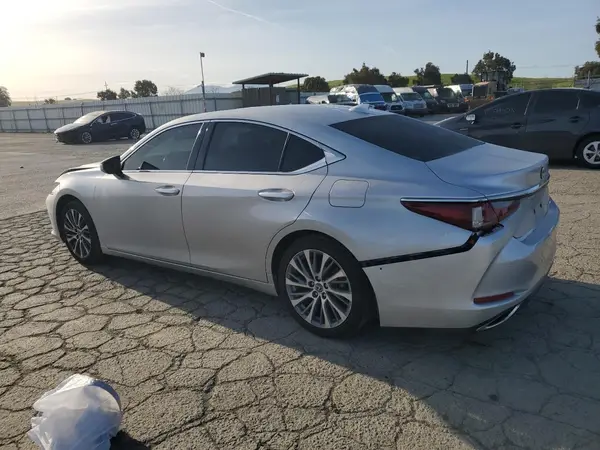 58ADZ1B19LU073954 2020 LEXUS ES - Image 2