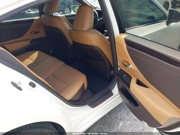 58ADZ1B19MU086432 2021 LEXUS ES - Image 8