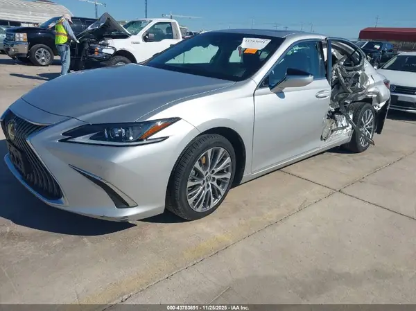 58ADZ1B19MU087743 2021 LEXUS ES - Image 2