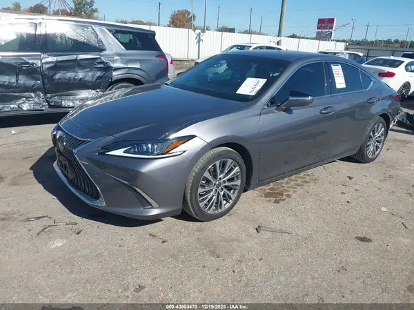58ADZ1B19MU090335 2021 LEXUS ES - Image 2