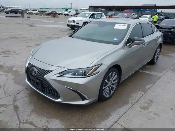 58ADZ1B19MU098743 2021 LEXUS ES - Image 2