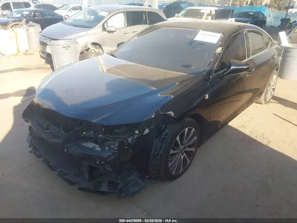 58ADZ1B19MU110194 2021 LEXUS ES - Image 2