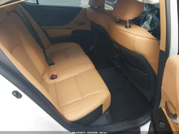 58ADZ1B19NU112075 2022 LEXUS ES - Image 8