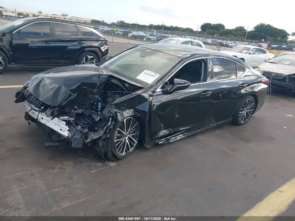 58ADZ1B19NU113579 2022 LEXUS ES - Image 2