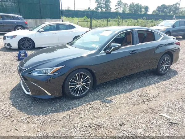58ADZ1B19NU114764 2022 LEXUS ES - Image 2