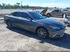 58ADZ1B19NU117759 2022 LEXUS ES