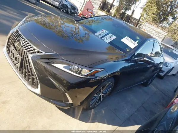 58ADZ1B19PU158928 2023 LEXUS ES - Image 2