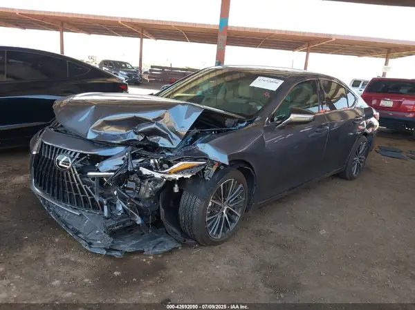 58ADZ1B19RU174663 2024 LEXUS ES - Image 2
