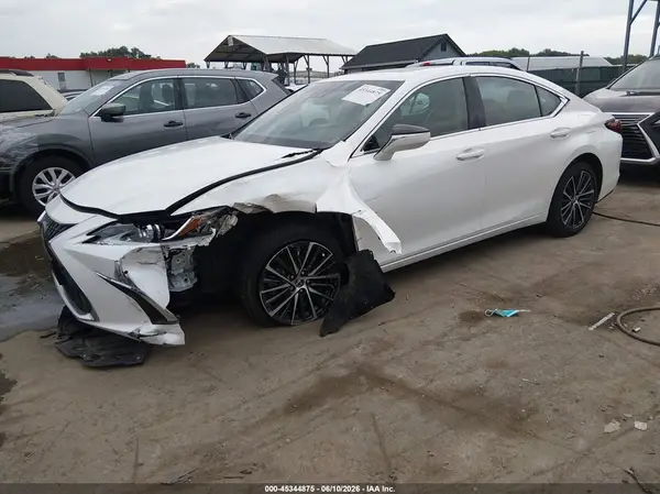 58ADZ1B19RU178213 2024 LEXUS ES - Image 2