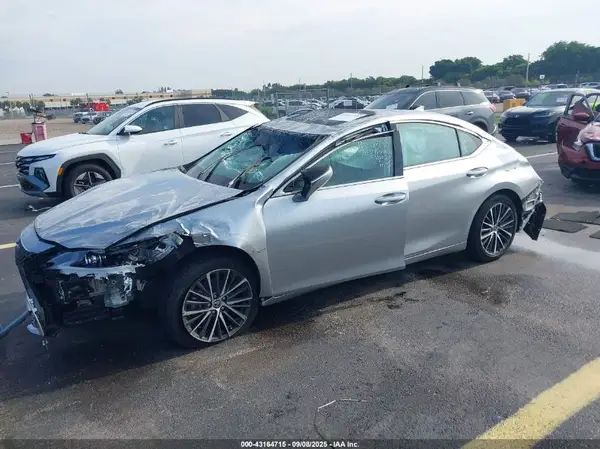 58ADZ1B19RU182519 2024 LEXUS ES - Image 2