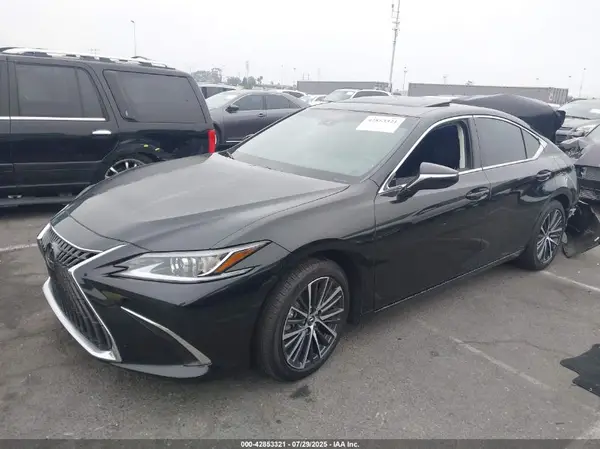 58ADZ1B19SU194837 2025 LEXUS ES - Image 2