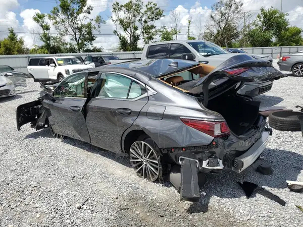 58ADZ1B19SU195163 2025 LEXUS ES - Image 2