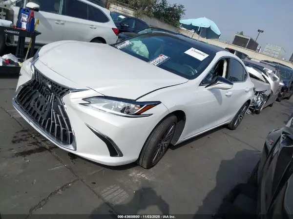 58ADZ1B19SU199374 2025 LEXUS ES - Image 2