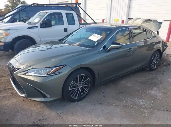 58ADZ1B19SU206940 2025 LEXUS ES - Image 2