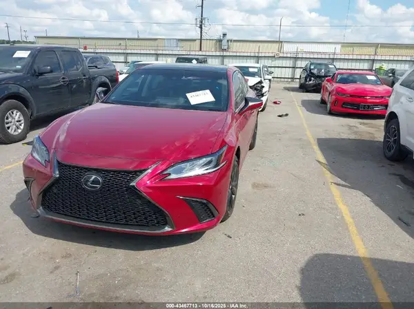 58ADZ1B19SU210535 2025 LEXUS ES - Image 2