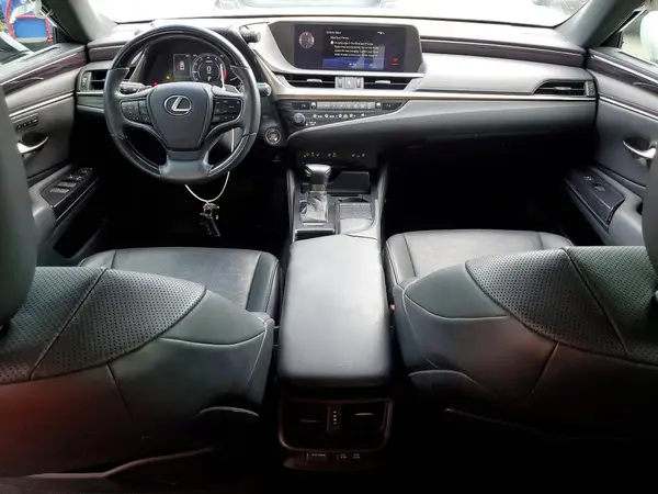 58ADZ1B1XLU056435 2020 LEXUS ES - Image 8