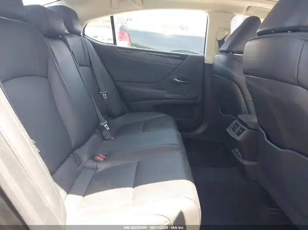 58ADZ1B1XLU057391 2020 LEXUS ES - Image 8