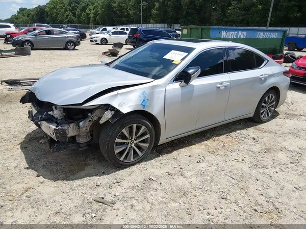 58ADZ1B1XLU058279 2020 LEXUS ES - Image 2