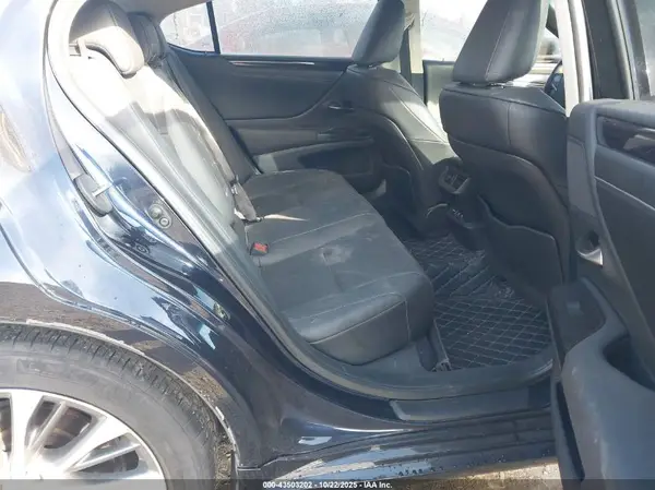 58ADZ1B1XLU061036 2020 LEXUS ES - Image 8