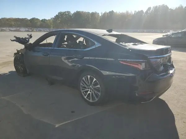 58ADZ1B1XLU063157 2020 LEXUS ES - Image 2