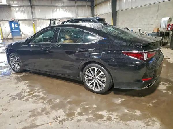 58ADZ1B1XLU063398 2020 LEXUS ES - Image 2