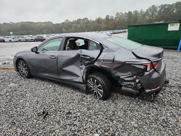 58ADZ1B1XLU063708 2020 LEXUS ES - Image 2