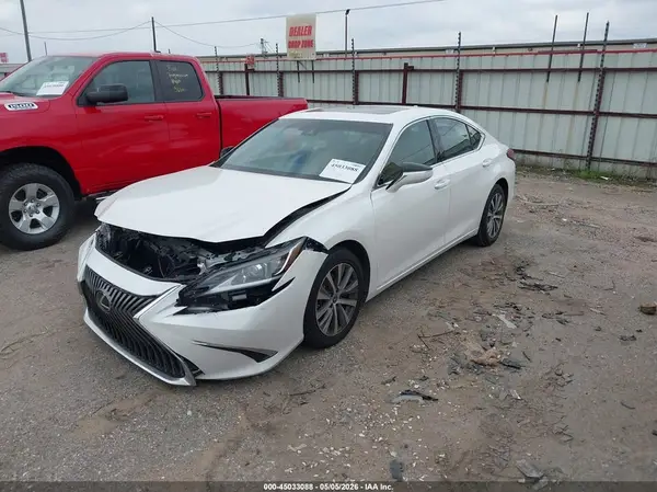 58ADZ1B1XLU066303 2020 LEXUS ES - Image 2