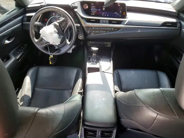 58ADZ1B1XLU070562 2020 LEXUS ES - Image 8