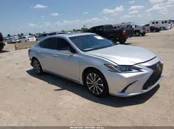 58ADZ1B1XLU077575 2020 LEXUS ES