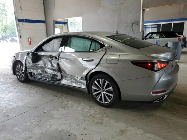 58ADZ1B1XMU085211 2021 LEXUS ES - Image 2