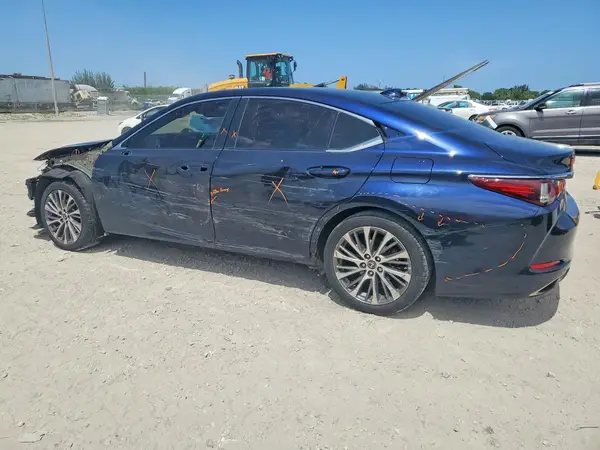 58ADZ1B1XMU085449 2021 LEXUS ES - Image 2