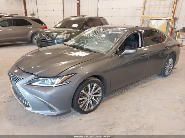 58ADZ1B1XMU087346 2021 LEXUS ES - Image 2