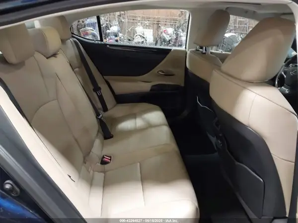 58ADZ1B1XMU087881 2021 LEXUS ES - Image 8