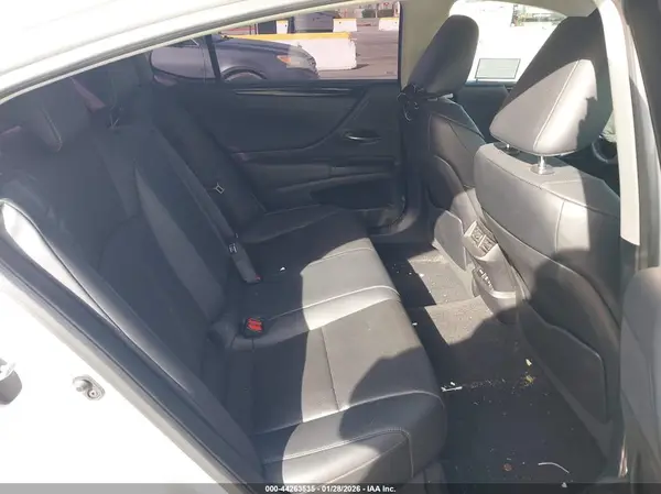 58ADZ1B1XMU088139 2021 LEXUS ES - Image 8
