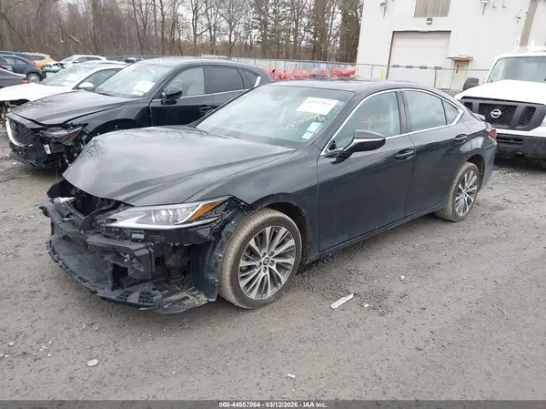 58ADZ1B1XMU091221 2021 LEXUS ES - Image 2