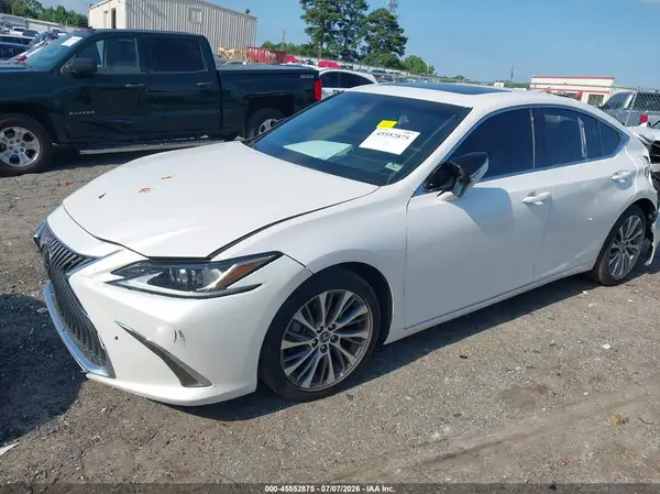 58ADZ1B1XMU094619 2021 LEXUS ES - Image 2
