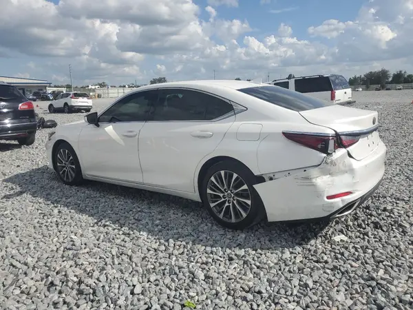 58ADZ1B1XMU102881 2021 LEXUS ES - Image 2