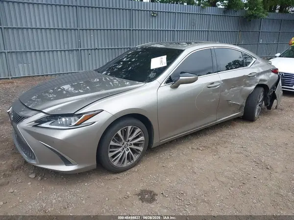 58ADZ1B1XMU108874 2021 LEXUS ES - Image 2