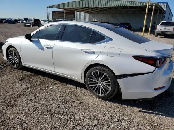 58ADZ1B1XNU111064 2022 LEXUS ES - Image 2