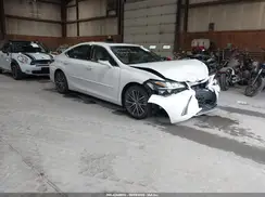 58ADZ1B1XNU115101 2022 LEXUS ES