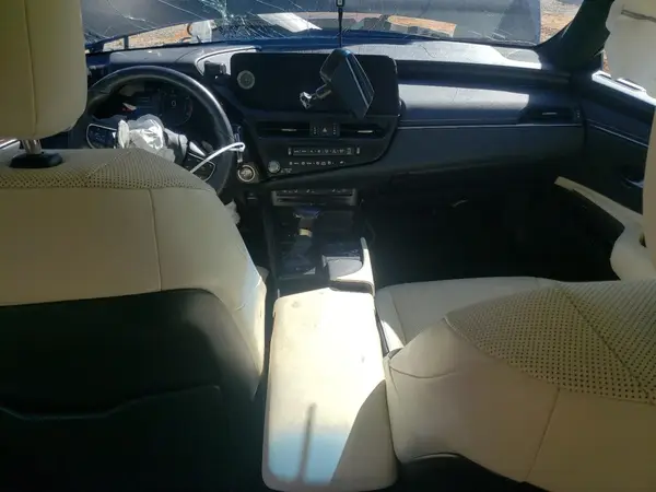 58ADZ1B1XNU116930 2022 LEXUS ES - Image 8