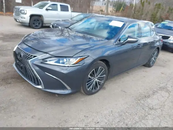 58ADZ1B1XNU124073 2022 LEXUS ES - Image 2