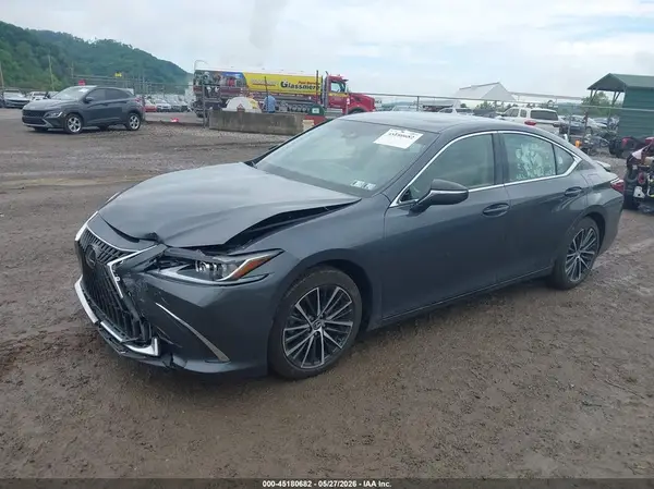 58ADZ1B1XNU124719 2022 LEXUS ES - Image 2