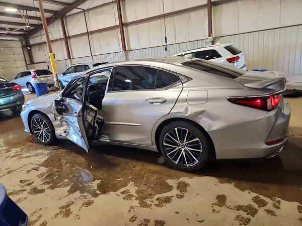 58ADZ1B1XNU128821 2022 LEXUS ES - Image 2