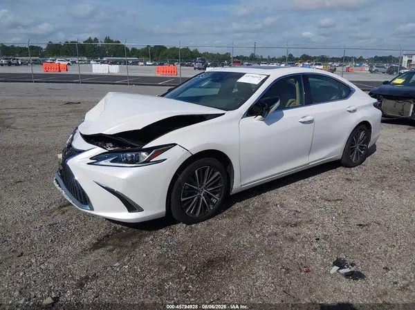58ADZ1B1XNU134263 2022 LEXUS ES - Image 2