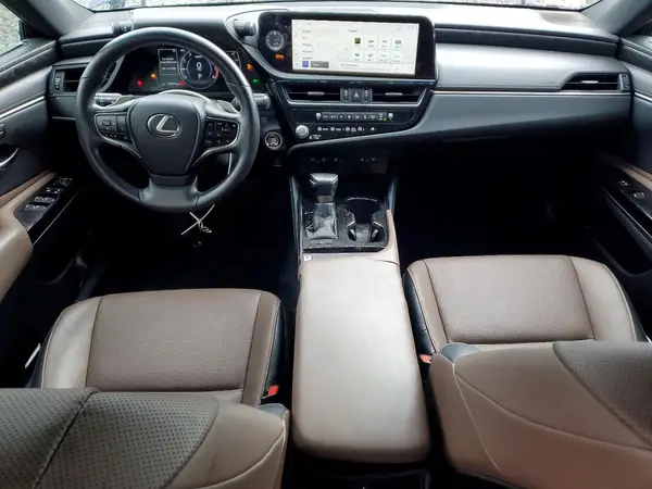 58ADZ1B1XPU139949 2023 LEXUS ES - Image 8